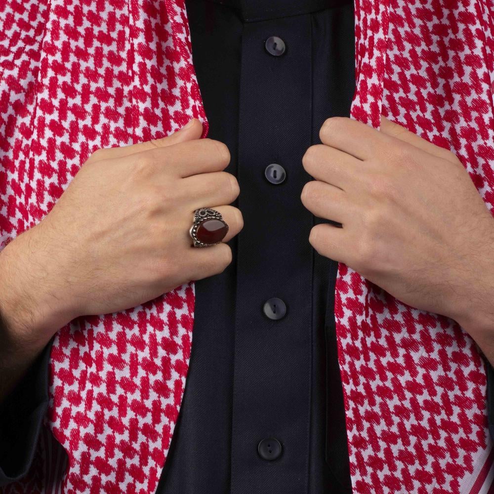 Men's Silver Ring with Red Agate محاط - Geometric Design