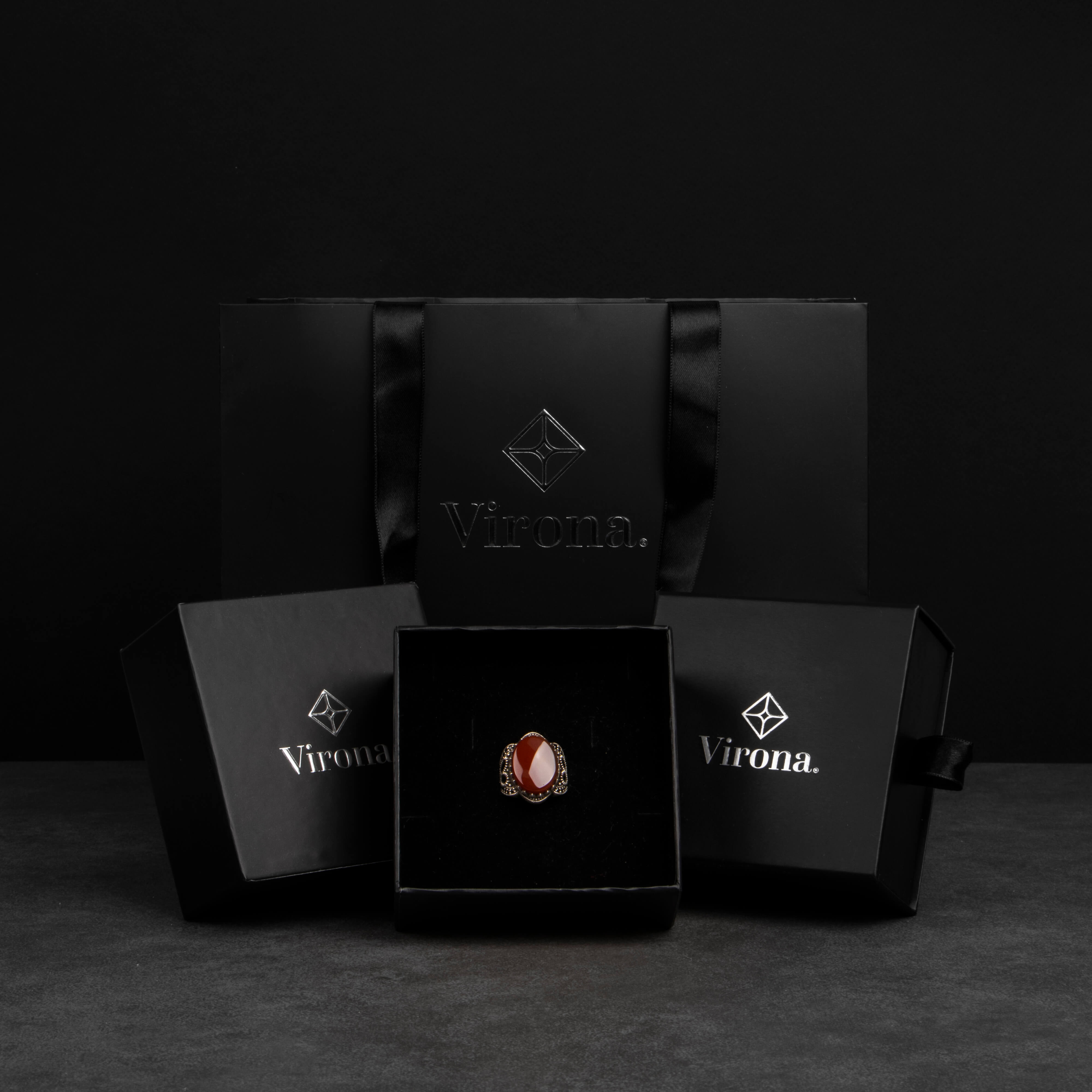 Erkek Geometrik Desenle Çevrili Kırmızı Akik Taşlı 925 Ayar Gümüş Yüzük