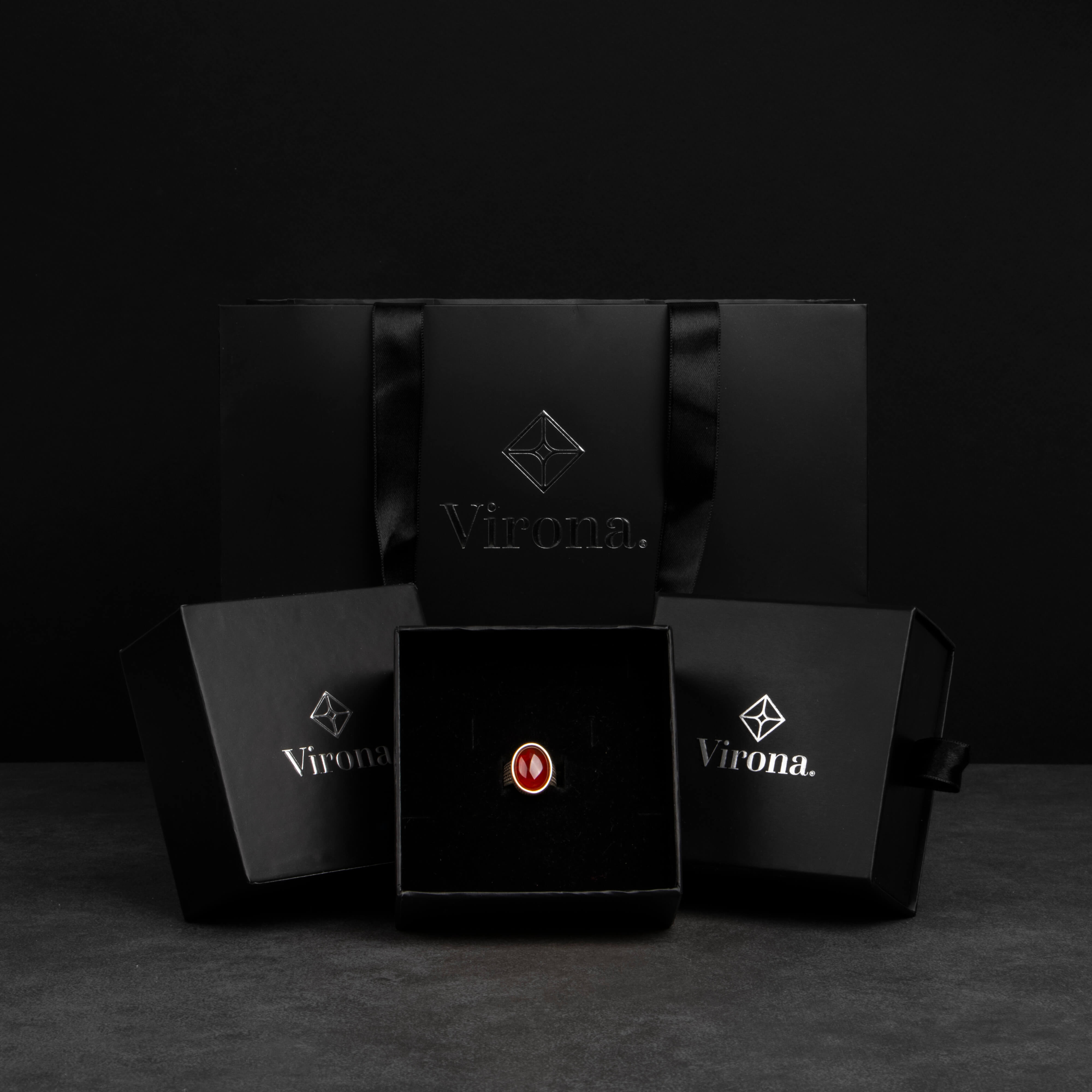 Dairesel Motifli Kırmızı Akik Taşlı 925 Ayar Gümüş Erkek Yüzük