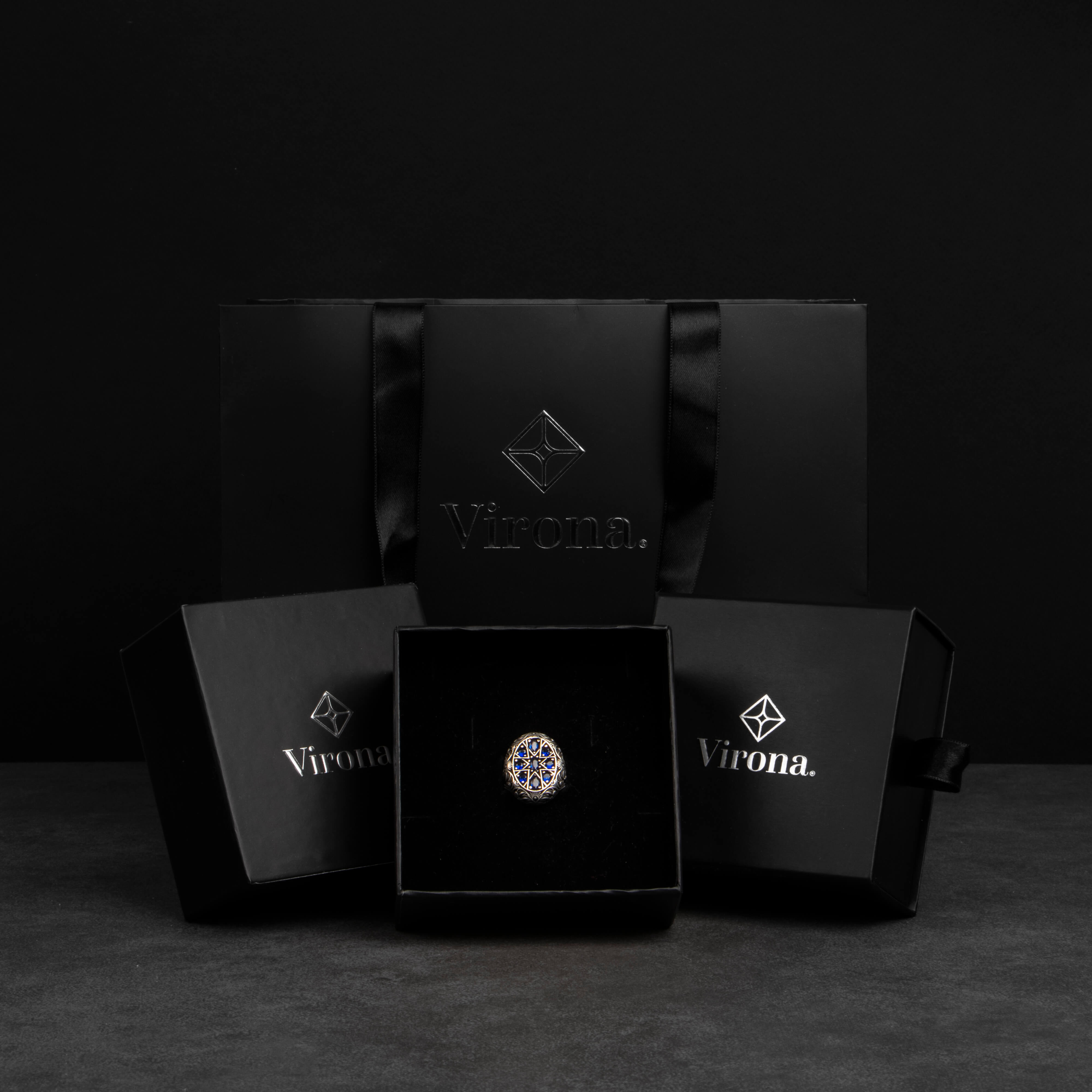 خاتم رجالي فضة استرليني مزين بحجر زركون أزرق