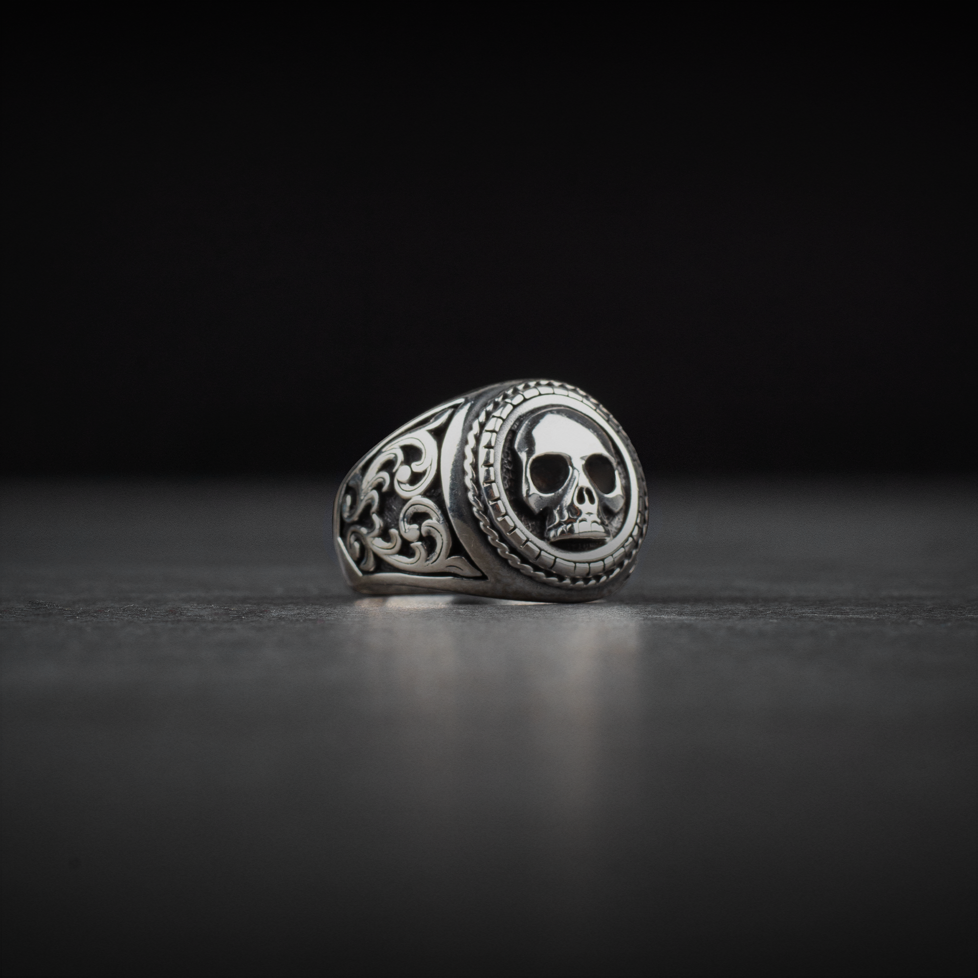 Men’s Sterling Silver Ring with Luxury Skull Design