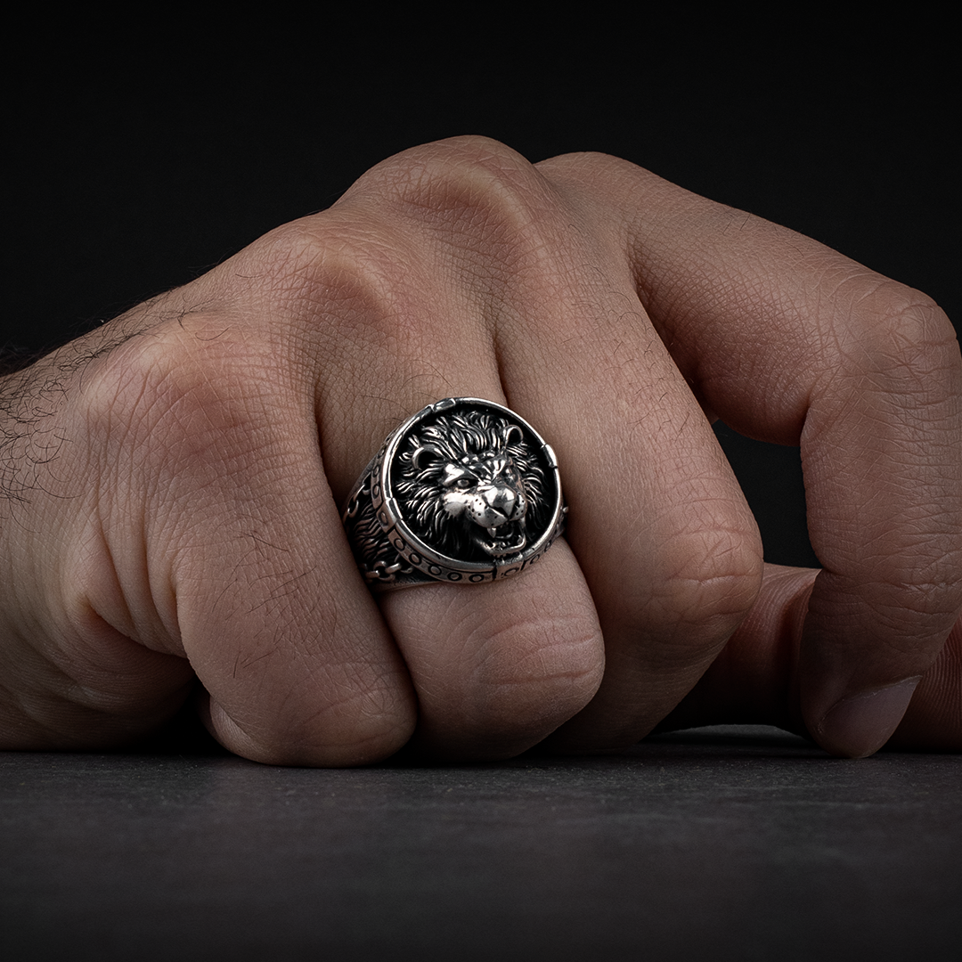 Men’s Sterling Silver Ring with Lion’s Roar Design