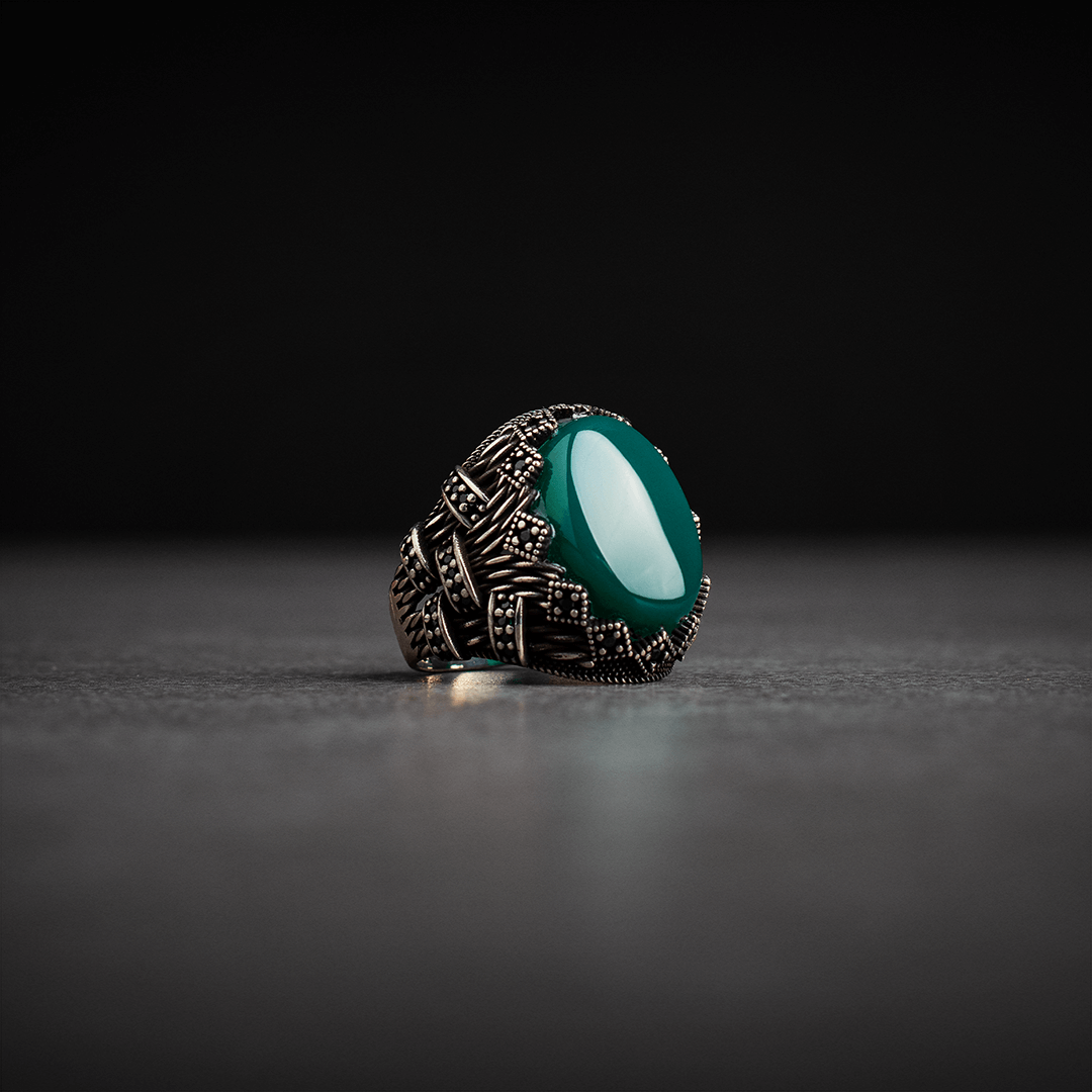 Men's silver ring decorated with green agate stone