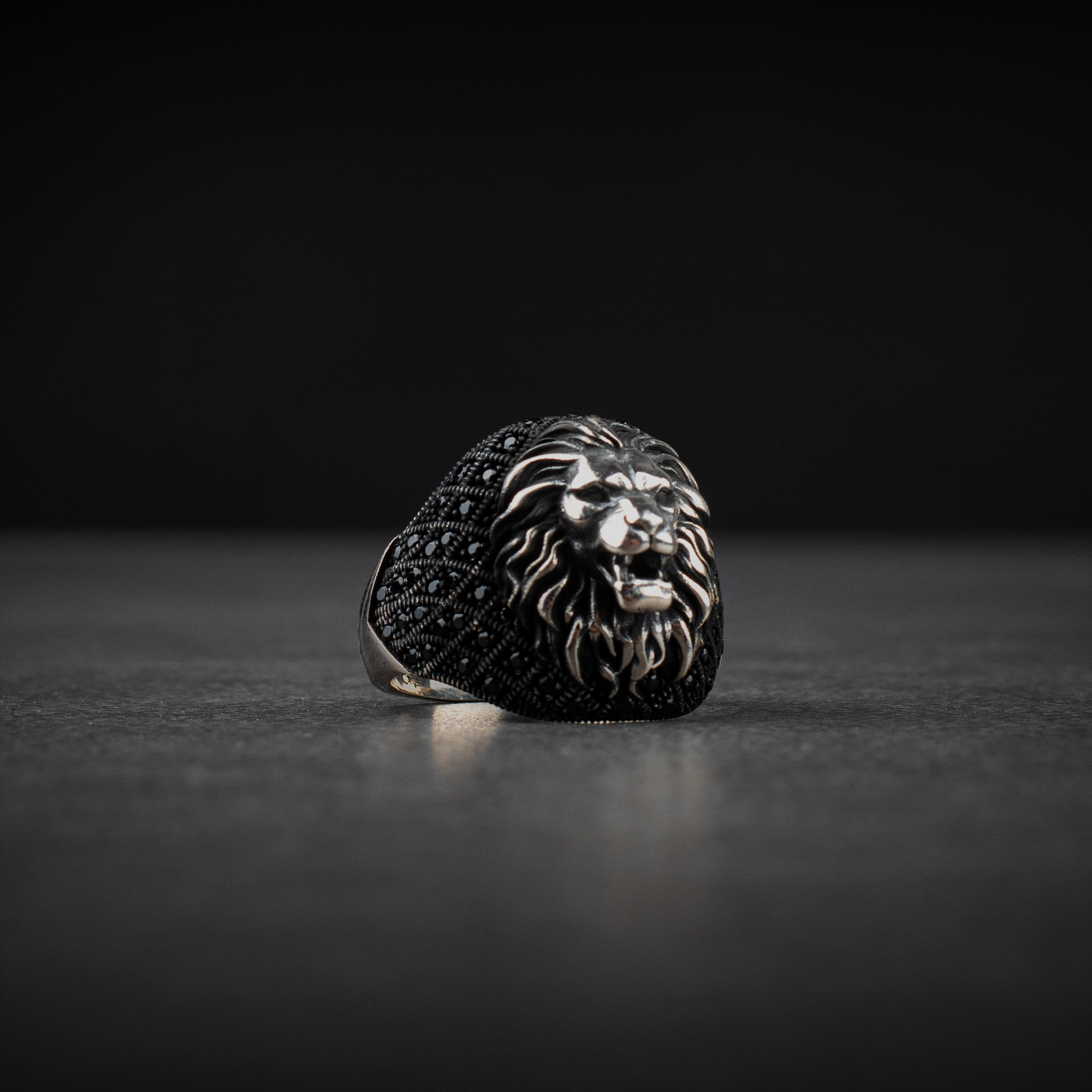 Men’s Sterling Silver Ring with Lion’s Roar Design