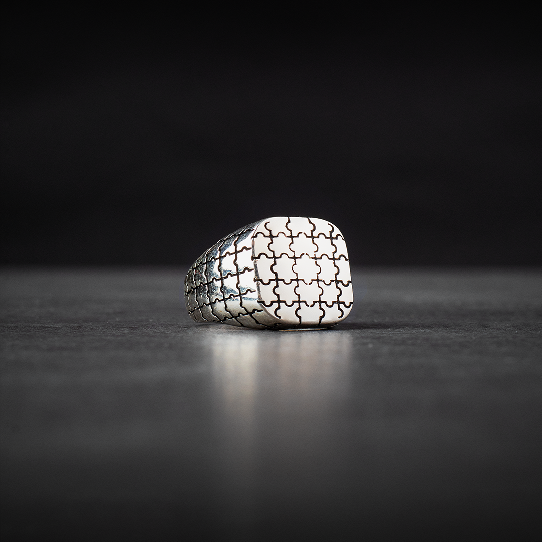 Men’s Sterling Silver Ring with Elegant Design