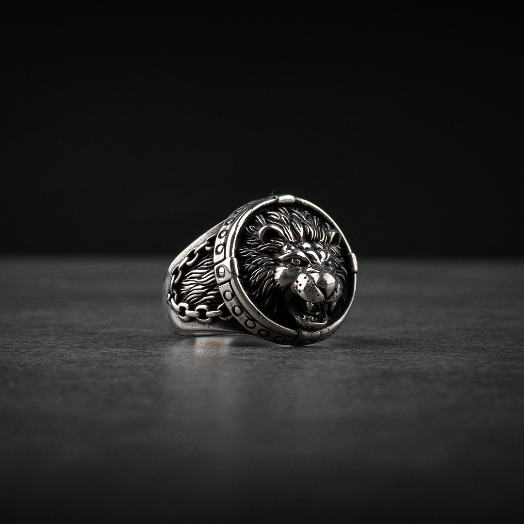Men’s Sterling Silver Ring with Lion’s Roar Design