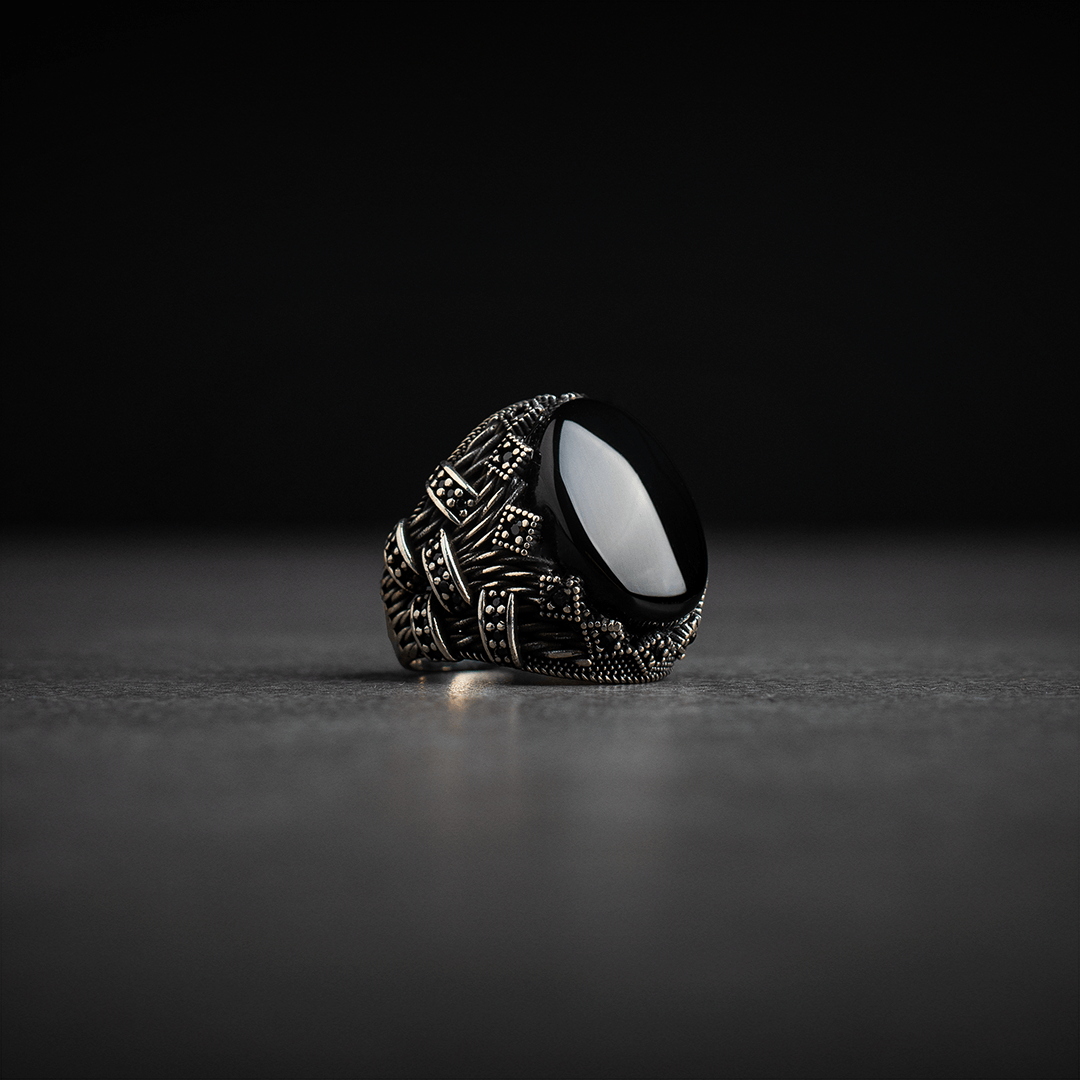 Men's silver ring decorated with black onyx stone