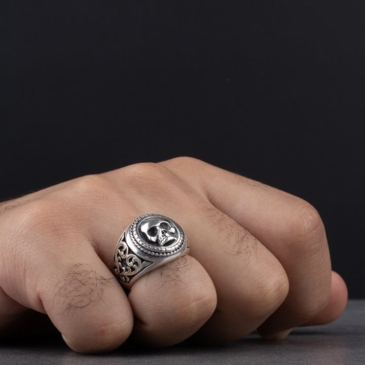 Men’s Sterling Silver Ring with Luxury Skull Design