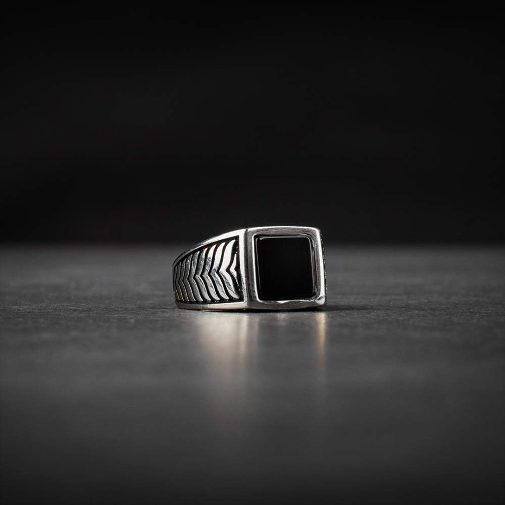 خاتم رجالي مزين بحجر Black Onyx - Pinky Ring,خاتم رجالي مزين بحجر Black Onyx - Pinky Ring