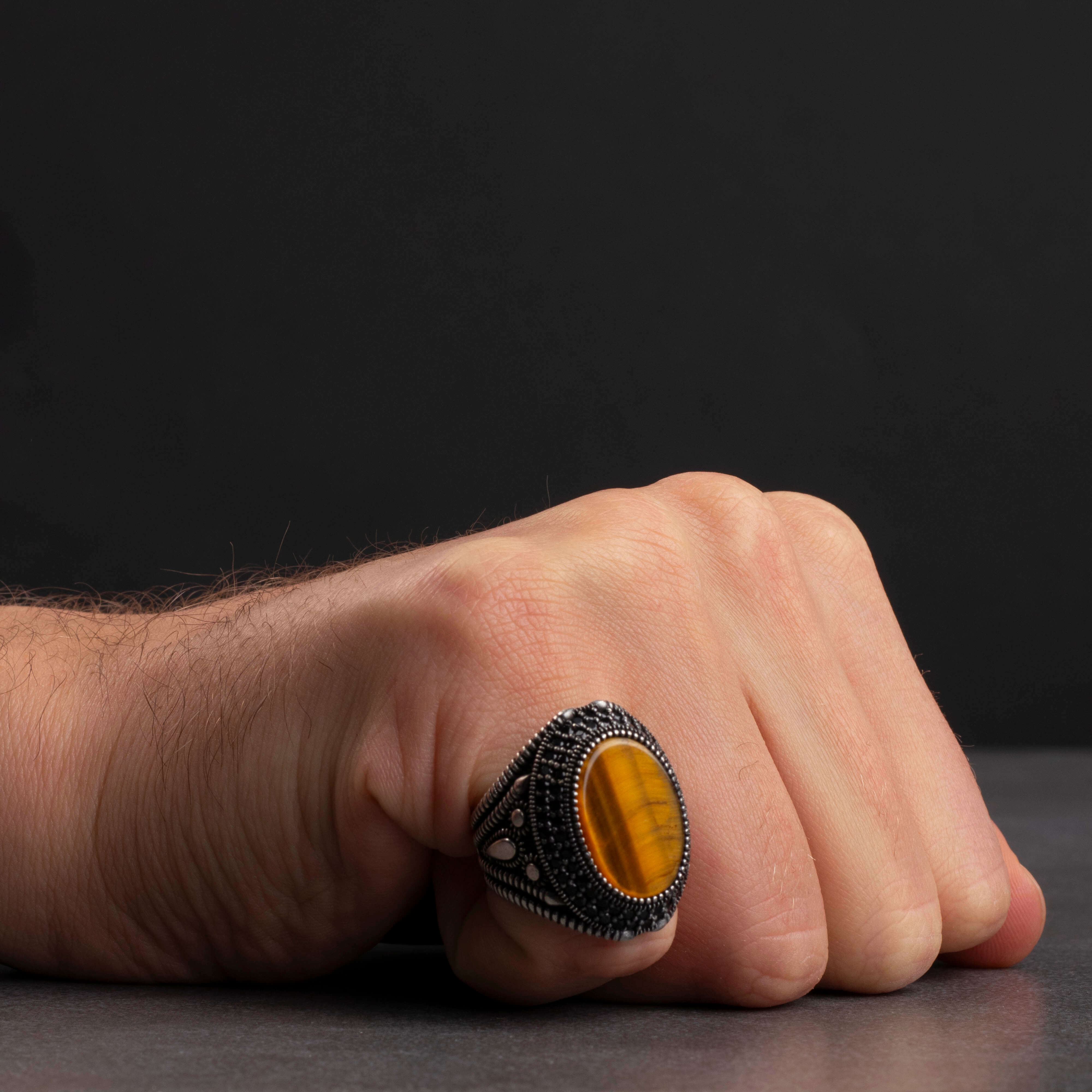 Men's silver ring with tiger's eye stone, luxurious and elegant design